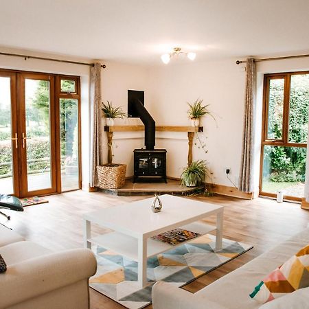 Holly Cottage, 2 Bed House, Sleeps 6 Cleobury Mortimer Bagian luar foto